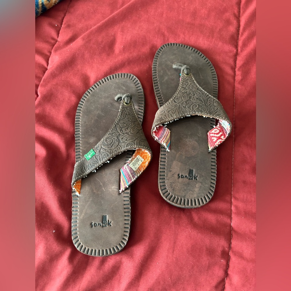Woman’s Sanuk Sandals 6